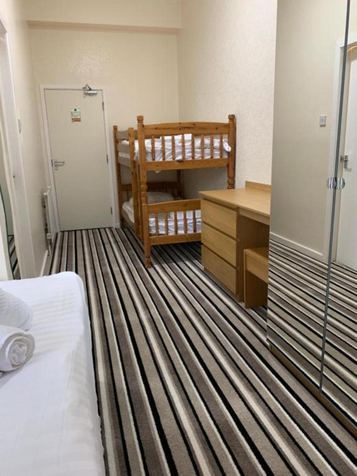 Oyo Wave Crest Hotel Blackpool Buitenkant foto