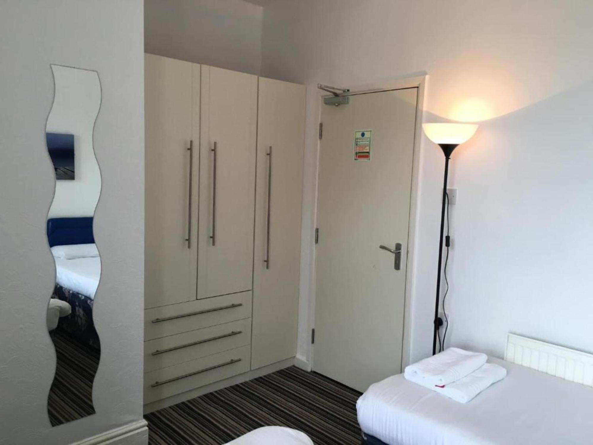 Oyo Wave Crest Hotel Blackpool Buitenkant foto